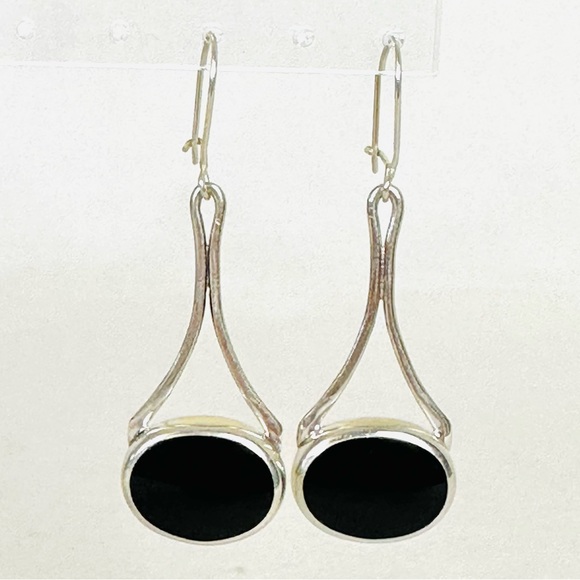 STERLING SILVER Elegant Modernist Drop Earrings with Bezel Set Black Oval Stone - Picture 1 of 7